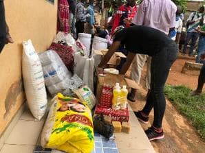 Dons de riz, d’huile et de vivres aux orphelinats d’Obobogo