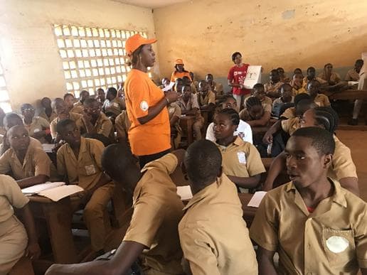 Causerie éducative en classe au lycée de Ngoulmekong